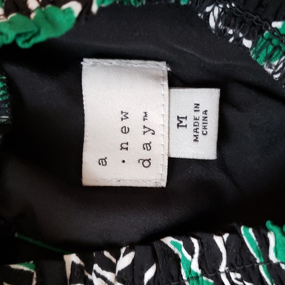 A new day dress size M.  Excellent pre owned condition. - Picture 6 of 7